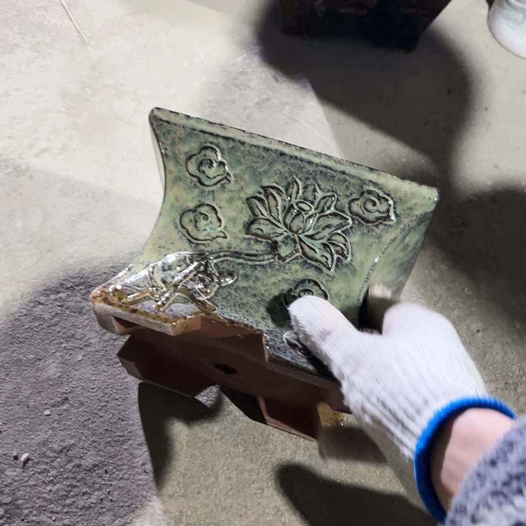 紫砂花盆花盆里的小