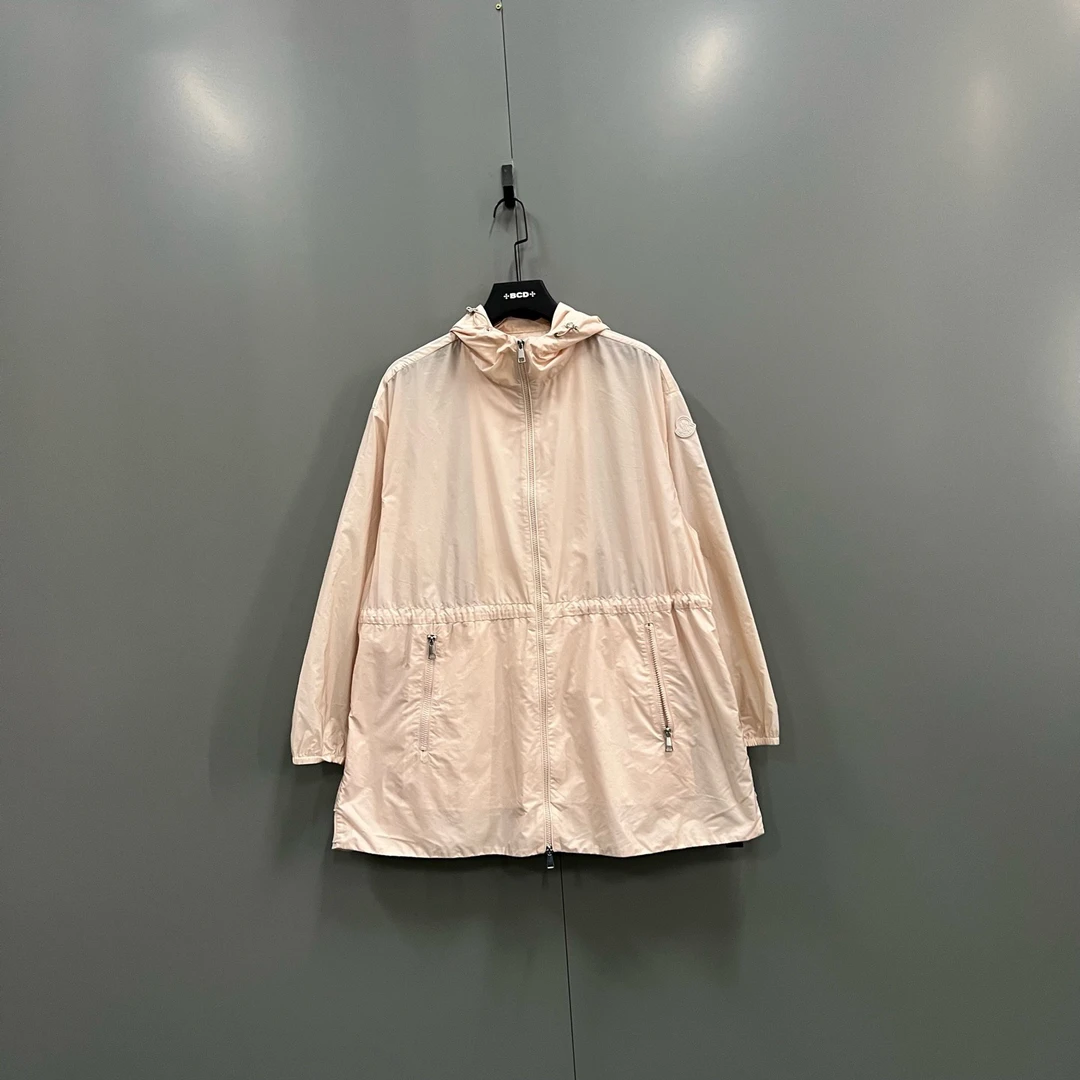 99新 MONCLER zz3 淡粉色徽标连帽外套 3码/609575