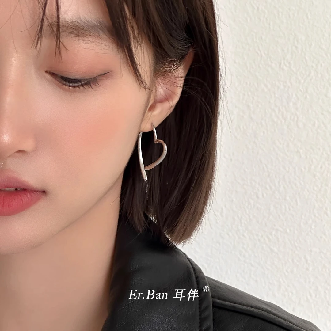 925银耳饰 爱心耳环小众设计感高级冷淡风耳钉纯银银针气质耳饰