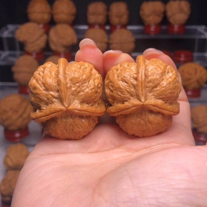 文玩核桃吊坠释*25聚宝瓶三楞