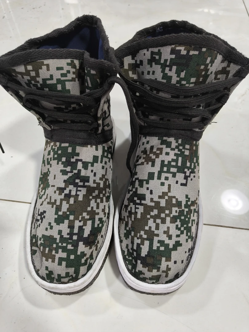 迷彩布靴，男人穿拍大一码。