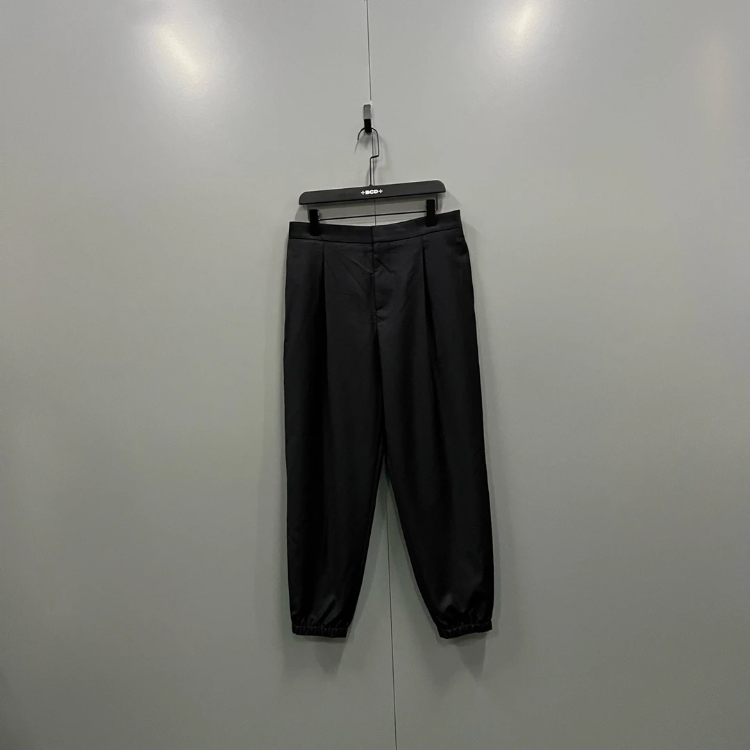 未使用 DIOR/迪奥 c805 015654 迪奥 黑色松紧腰束脚裤