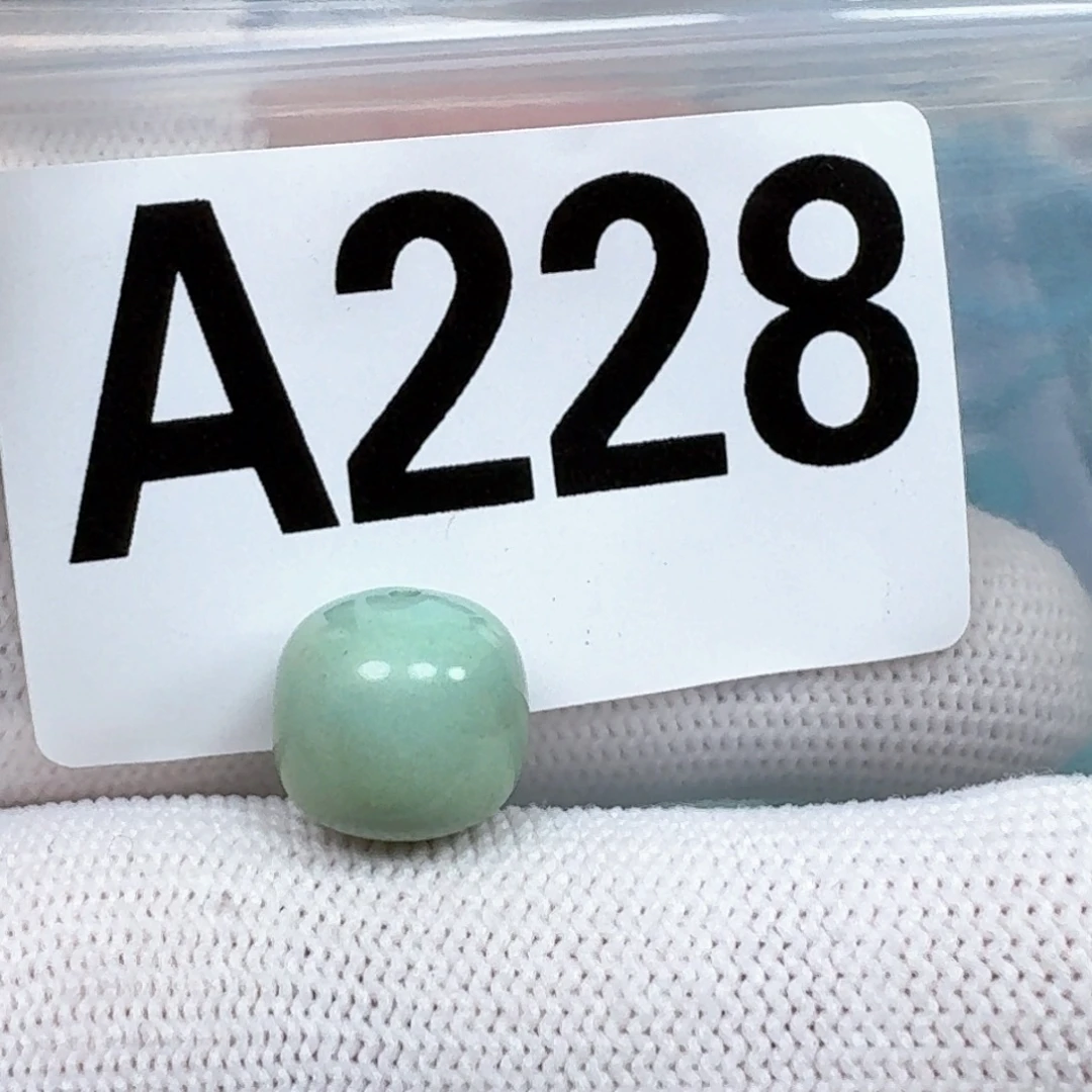 绿松石未镶嵌珠宝奇石12