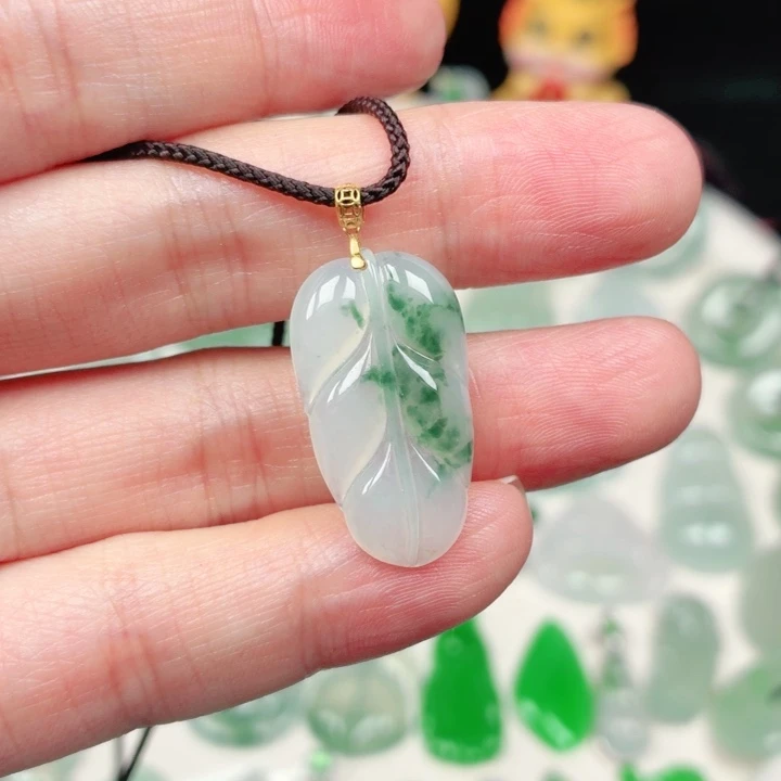 颈饰18K金镶嵌翡翠缅甸天然A货翡翠