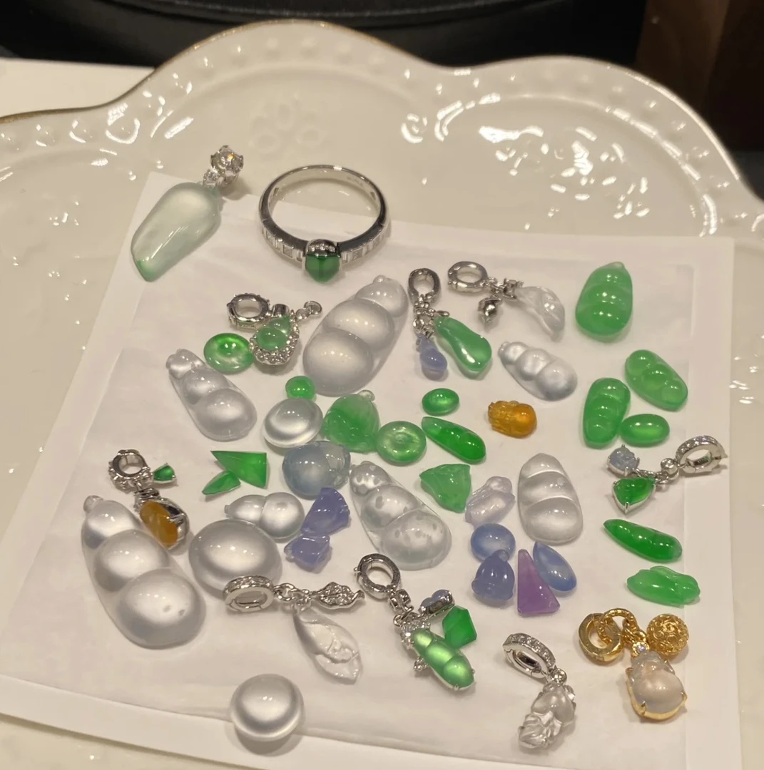 缅甸天然A货翡翠18k真金真钻镶嵌展示链接～～