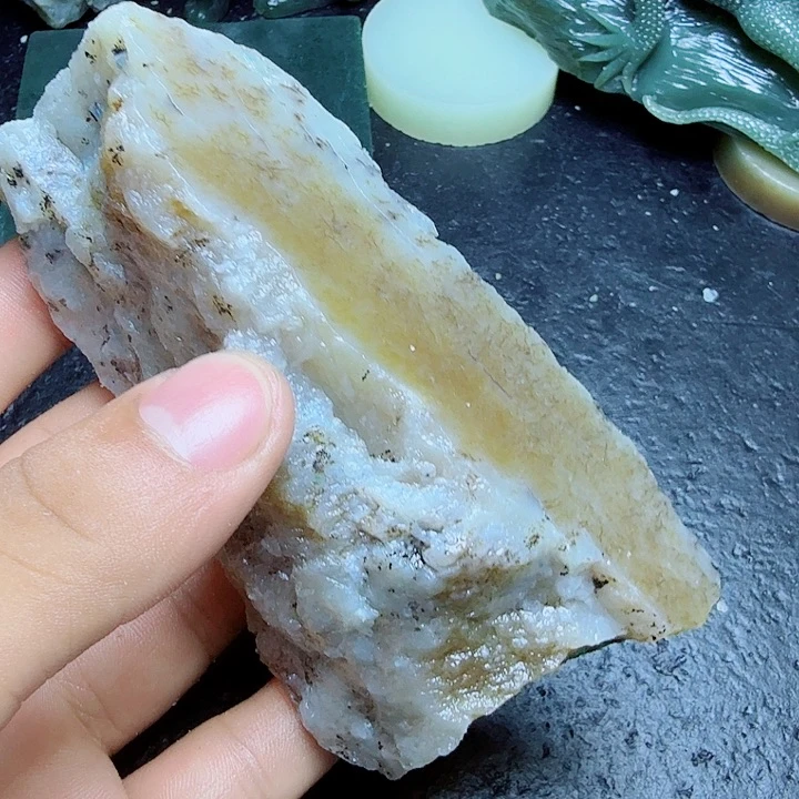 未镶嵌和田玉（糖玉）珠宝奇石