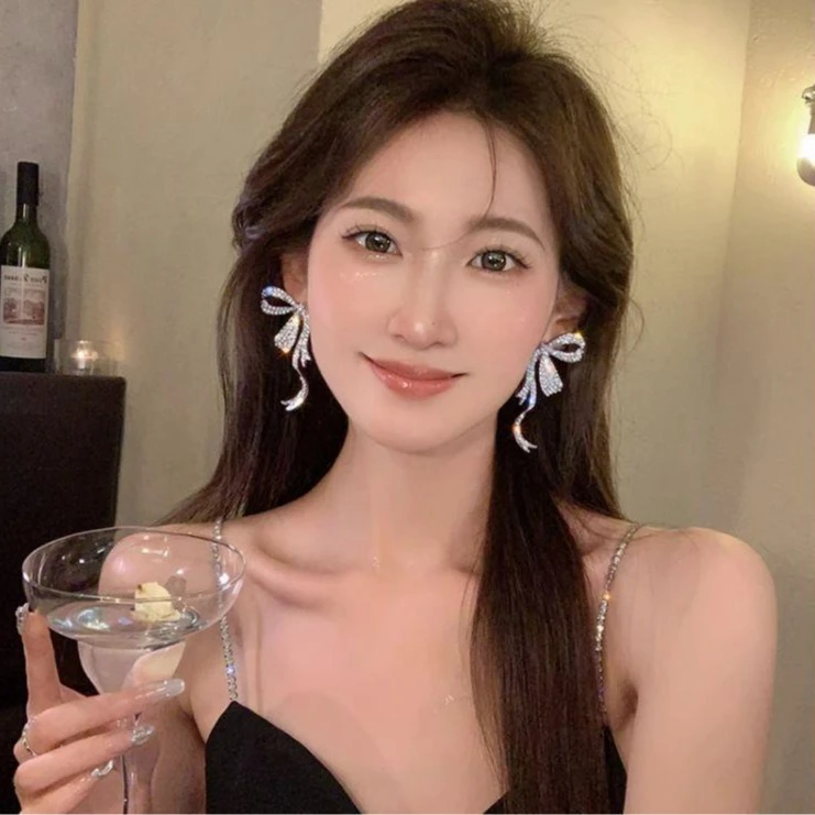 铜合金耳饰 意大利【设计师】满钻飘带蝴蝶结耳钉小众设计夸张耳饰