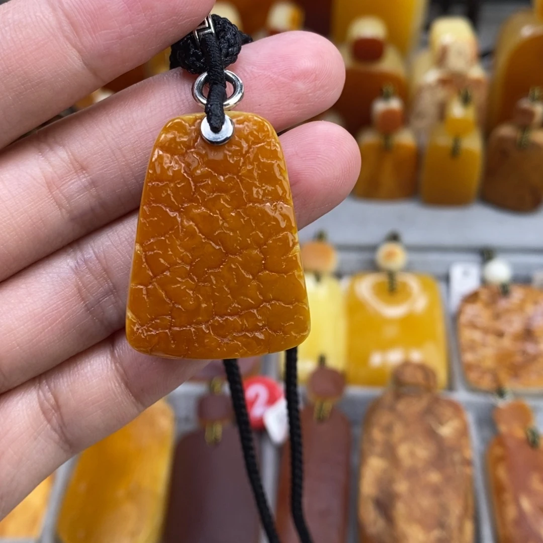 蜜蜡未镶嵌珠宝奇石