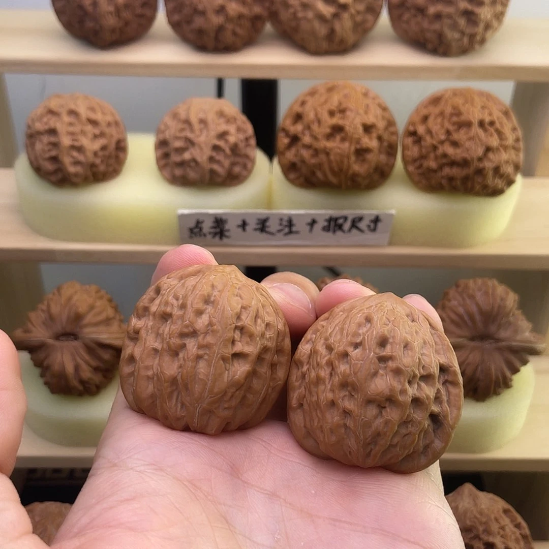 文玩核桃吊坠?**?39全品铁锤44克
