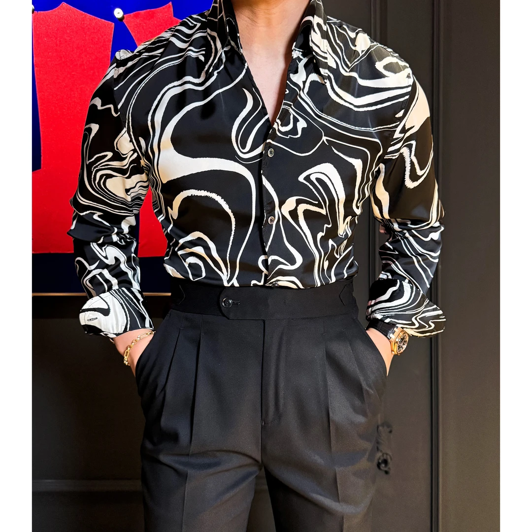 花伦-上新  高级感 夏日免烫抗皱印花V领衬衣 痞帅修身时尚