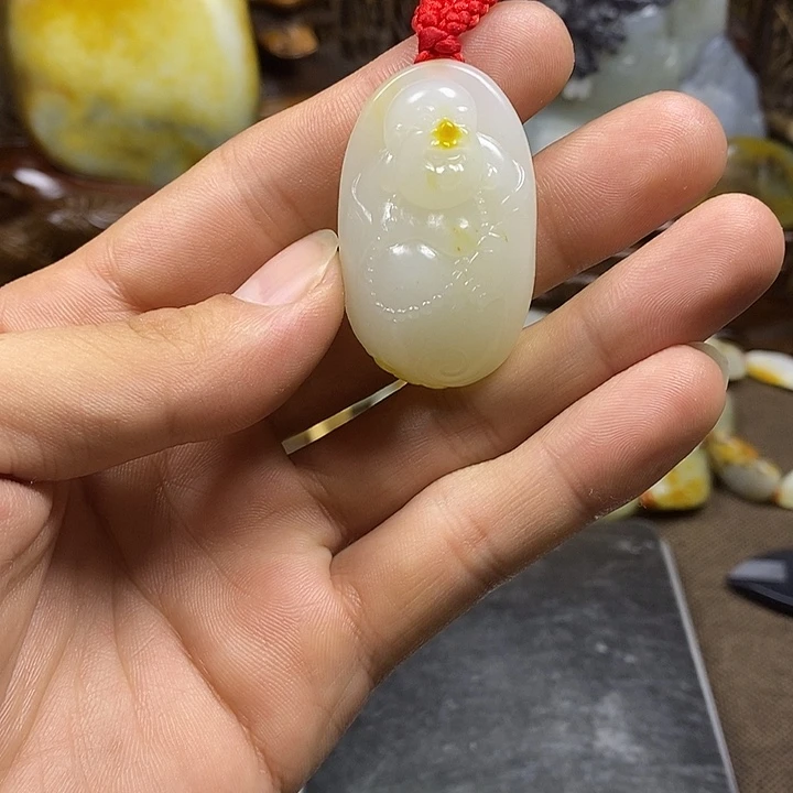 和田玉未镶嵌把件