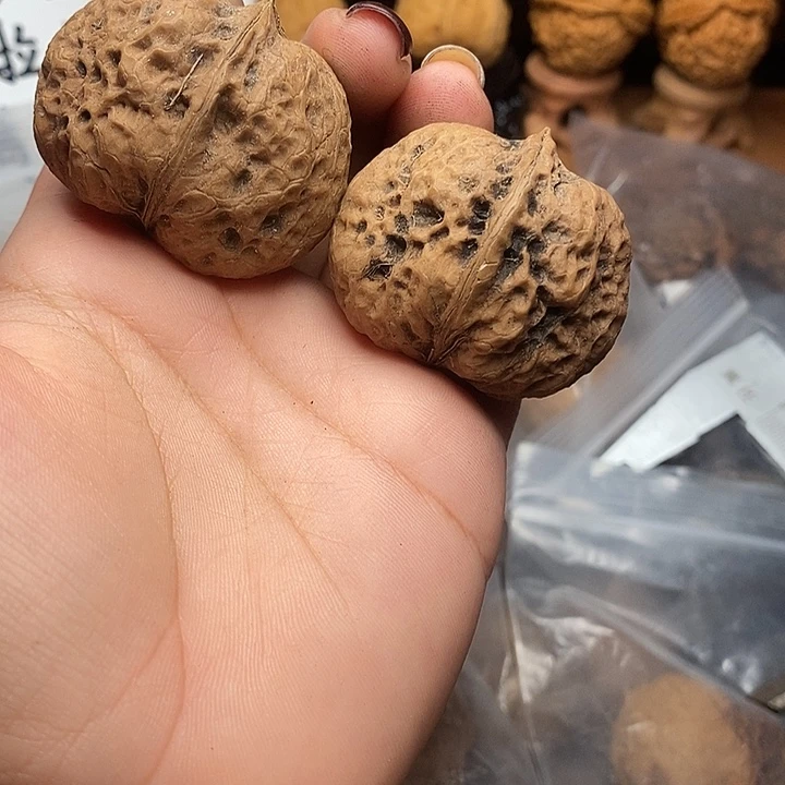 文玩核桃把件    86