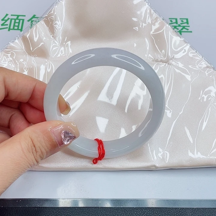 华***华未镶嵌手镯翡翠白月光