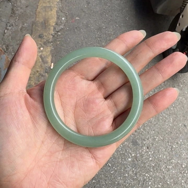 石英岩玉手镯未镶嵌