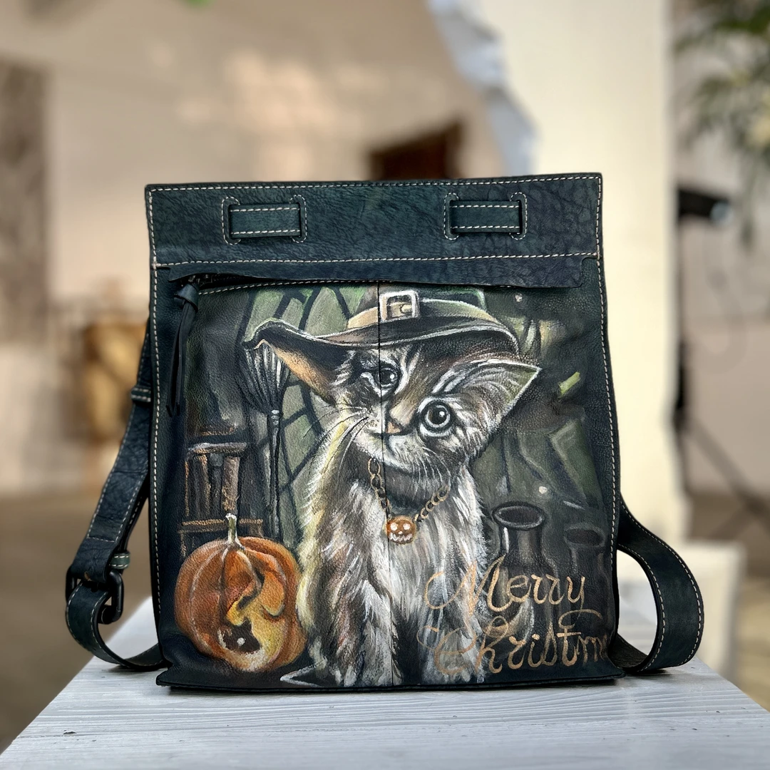 原创彩绘真皮女包软皮休闲大容量斜挎头层牛皮单肩轻薄通勤包包