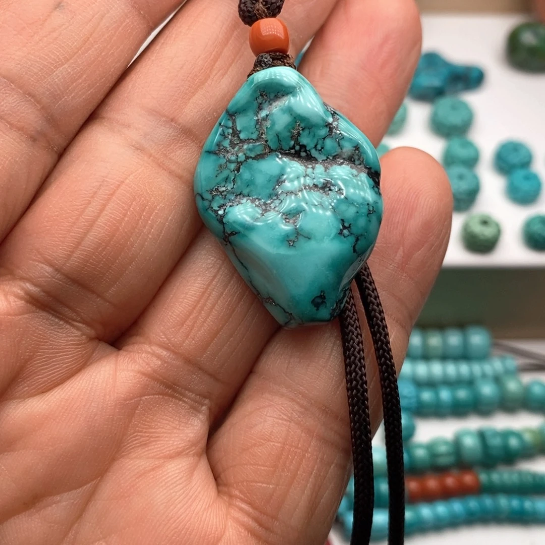 绿松石未镶嵌珠宝奇石