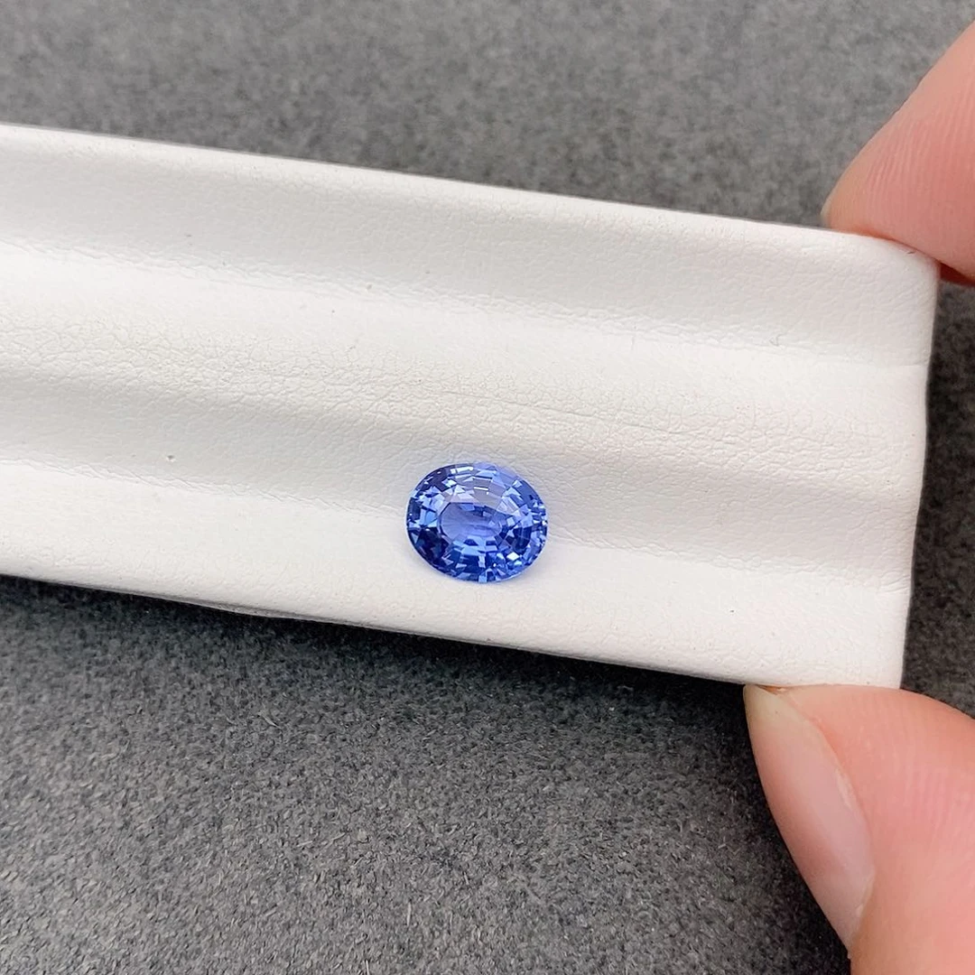 蓝宝石裸石未镶嵌比****爱1.58