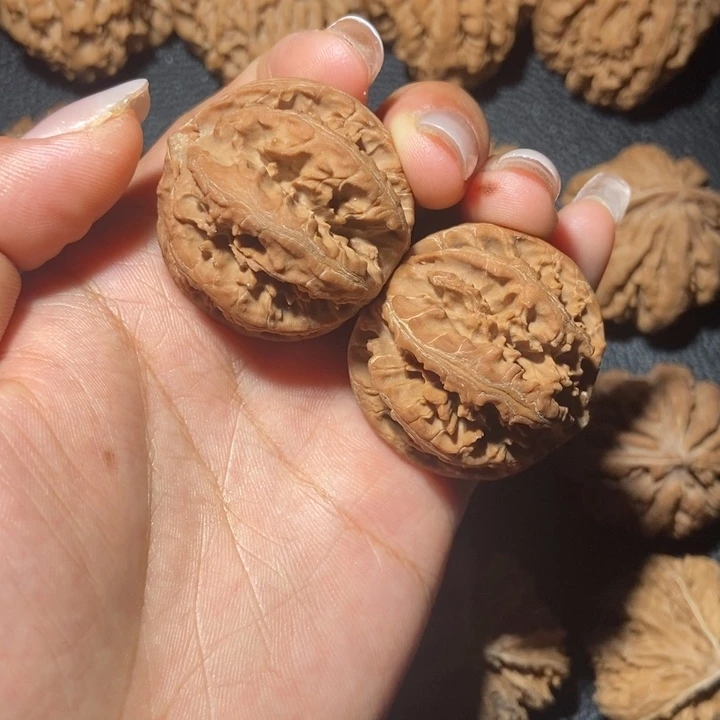 吊坠文玩核桃秦岭野生文玩核桃