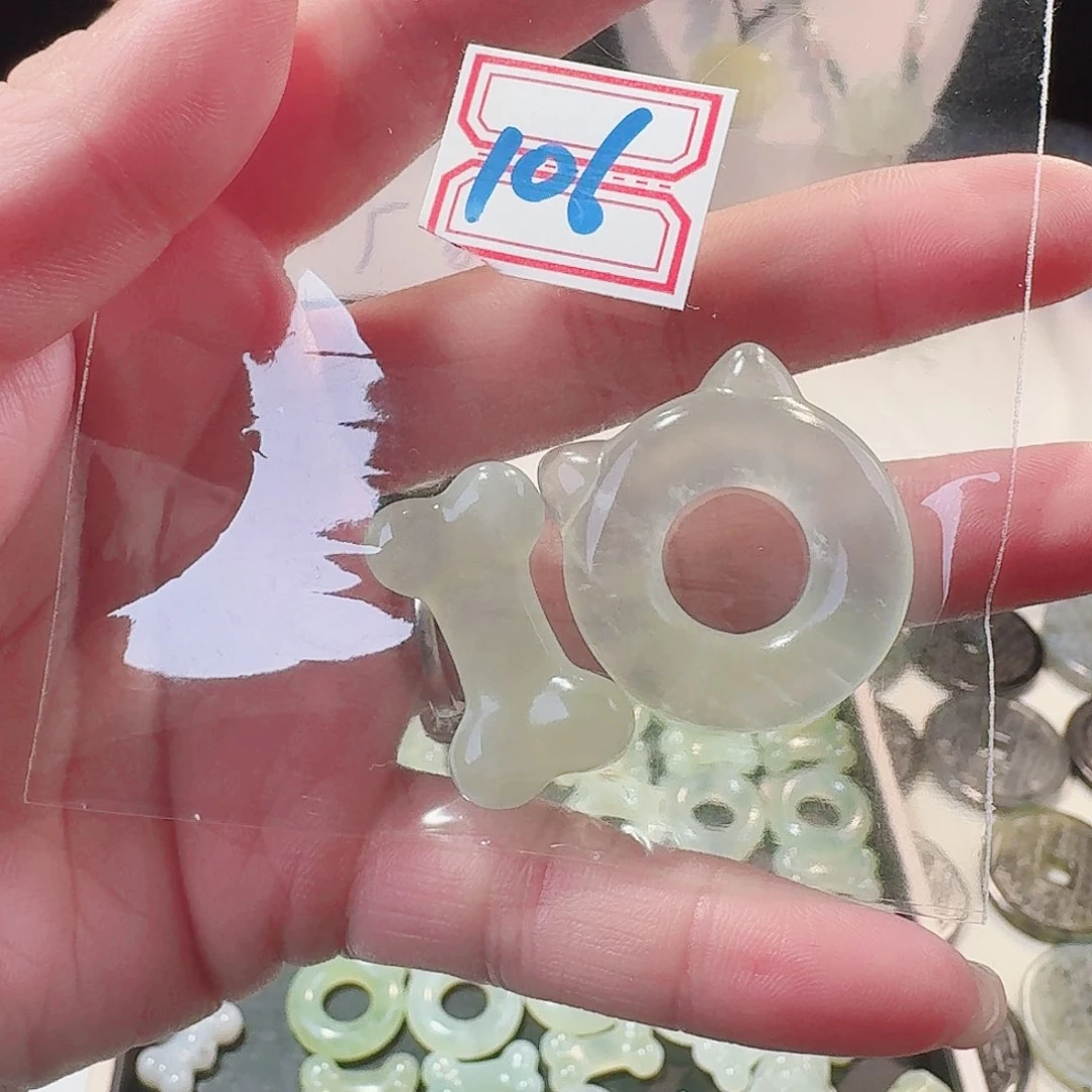 蛇纹石玉颈饰合金精美礼品