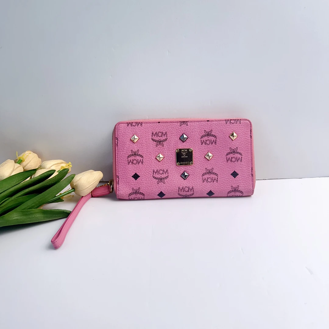 95新 MCM MCM粉色铆钉钱包