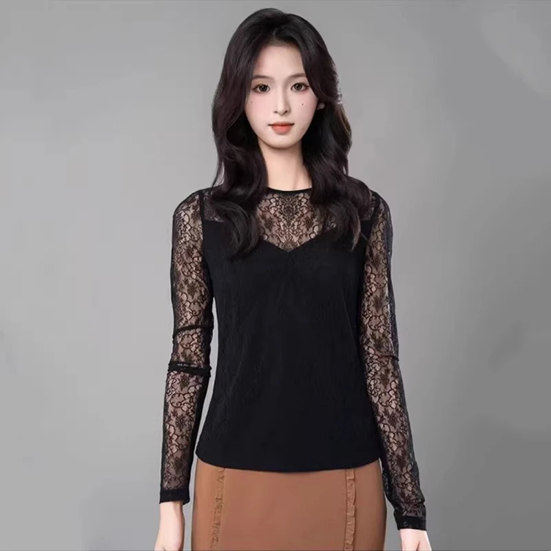 商场同款2025年早春新款女装拼接蕾丝镂空圆领长袖上衣女530002