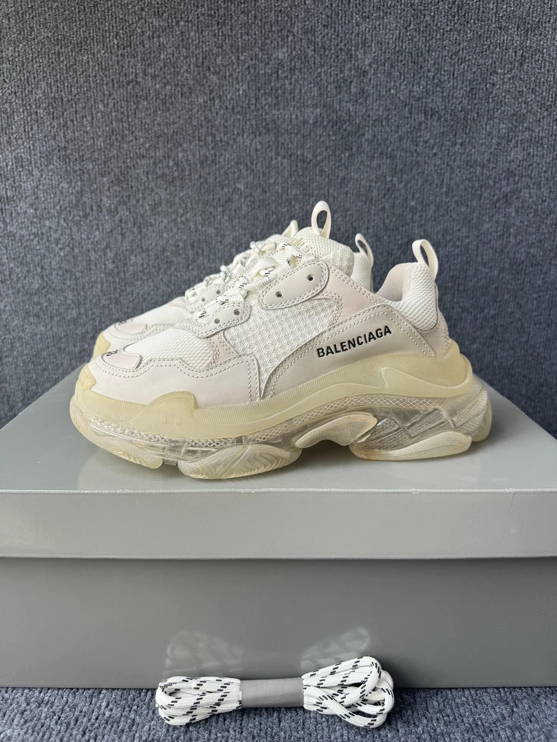 99新 Balenciaga/巴黎世家 38码 triples 白色 老爹鞋 原盒