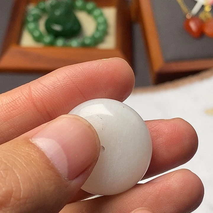 南红玛瑙颈饰未镶嵌