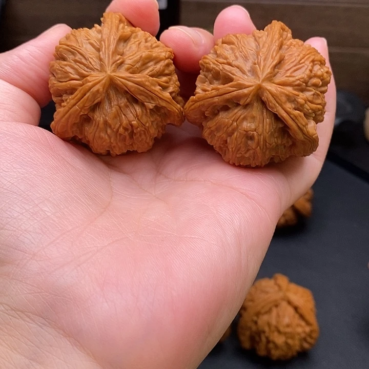 韬****把件文玩核桃白奔