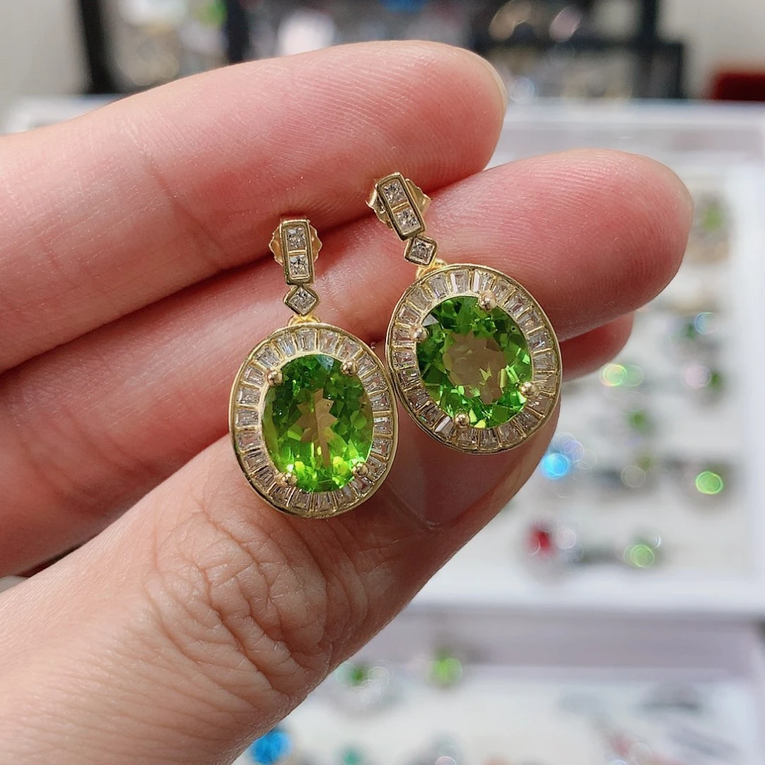 橄榄石耳钉银S925镶嵌