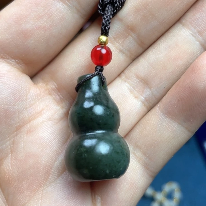 用***5和田玉未镶嵌颈饰