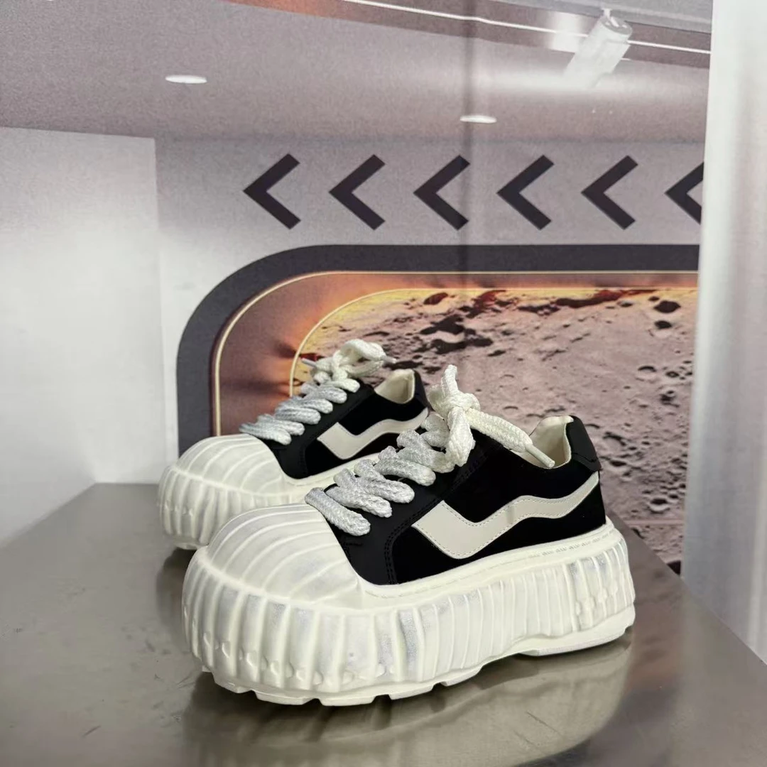 6677-1秋款新款2025圆头系带韩版简约休闲板鞋潮流百搭ins