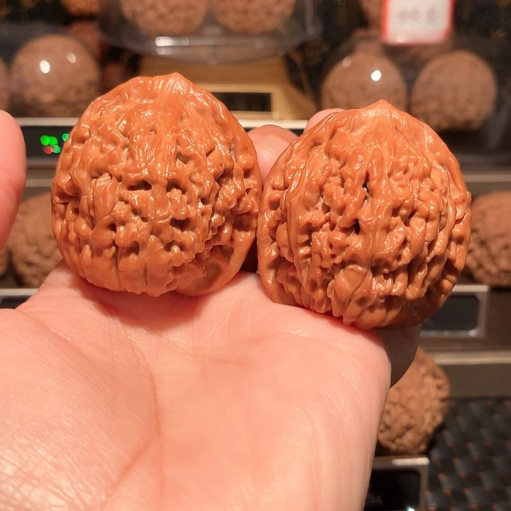 赵***木文玩核桃把件莲花