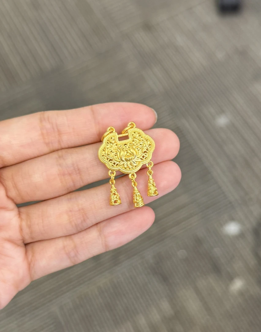 足金999  三许愿塔锁包吊坠
