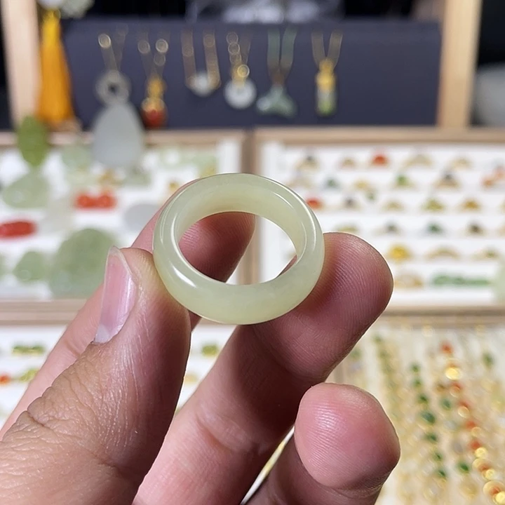 和田玉（青白玉）颈饰未镶嵌