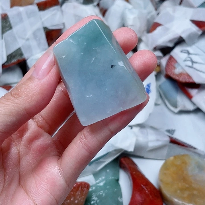 柒***后颈饰未镶嵌翡翠翡翠