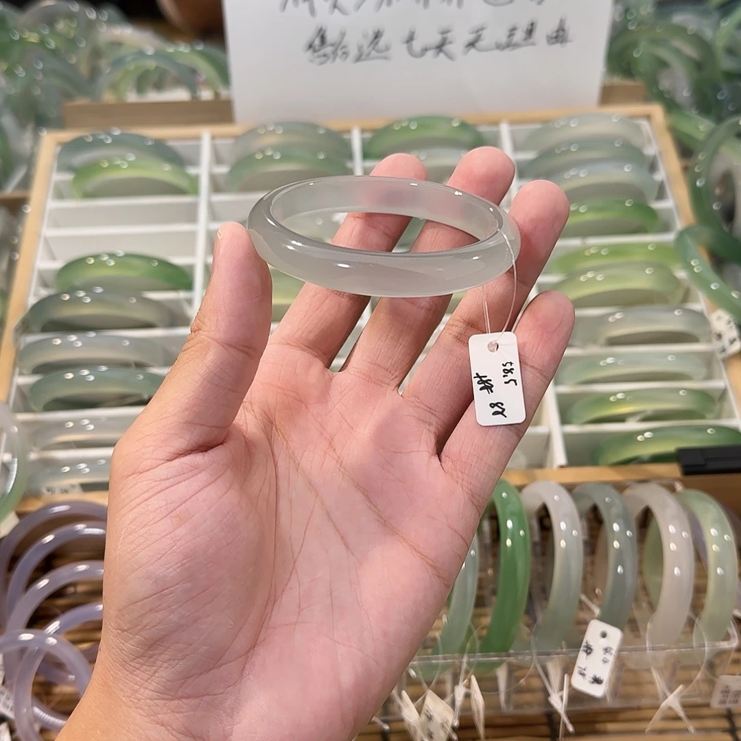 玛瑙/玉髓未镶嵌手镯圈口58.5