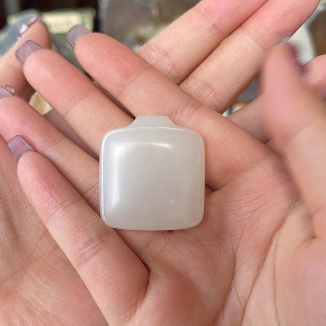 颈饰未镶嵌和田玉（白玉）天泰白玉无事牌