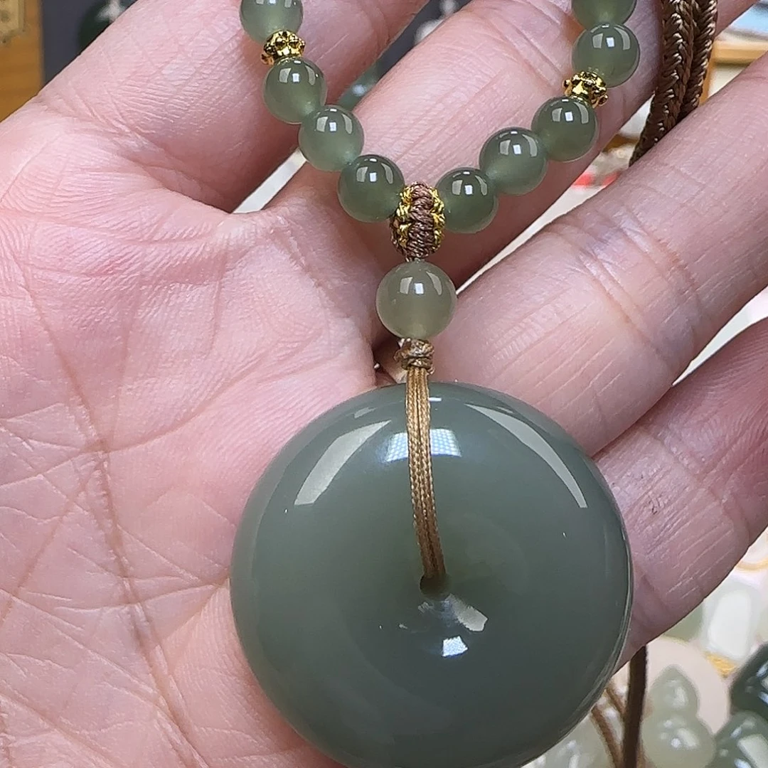 @***姐和田玉未镶嵌颈饰