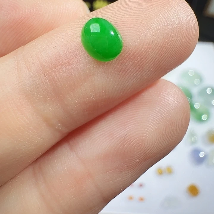 定制翡翠未镶嵌绿蛋面