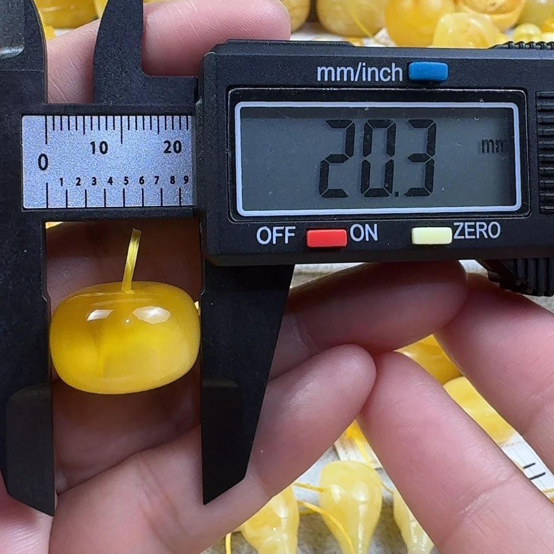 蜜蜡未镶嵌裸石43