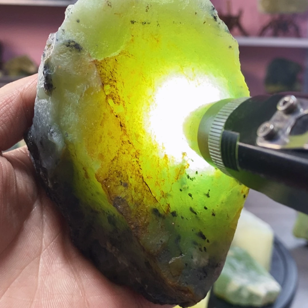 蛇纹石玉未镶嵌岫玉原石蛇纹石玉