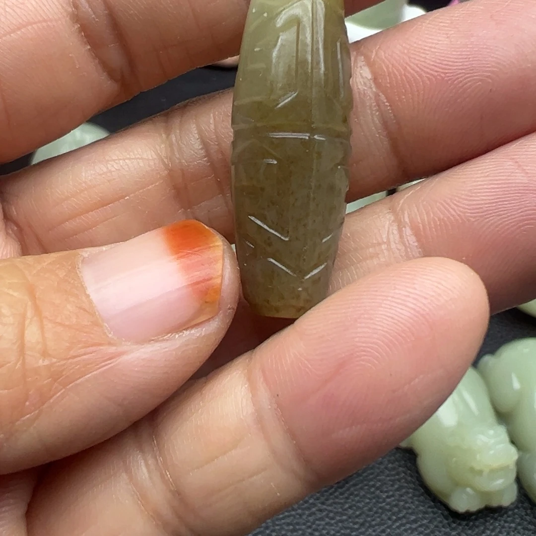 和田玉（糖玉）未镶嵌颈饰