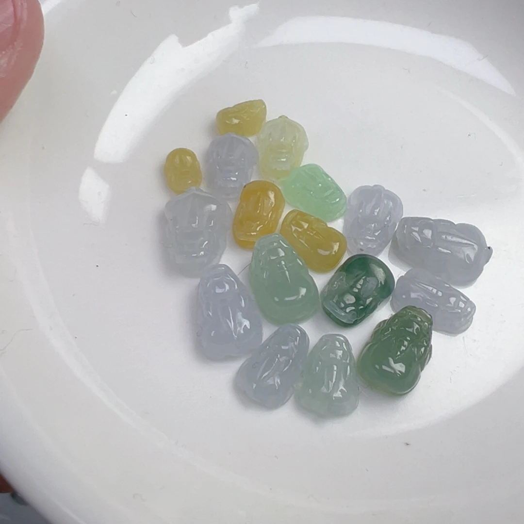 翡翠散珠貔貅一只