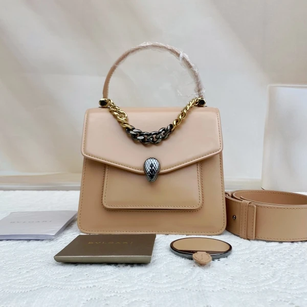 宝格丽/包包/99新/长19宽11高16/C18371634447