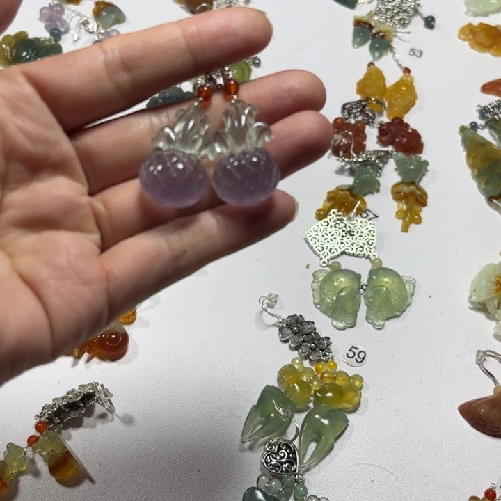 蛇纹石玉合金吊坠