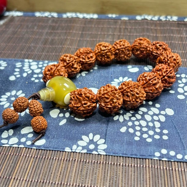 （亏米清仓）金刚菩提大尺寸佛珠爆油落地红