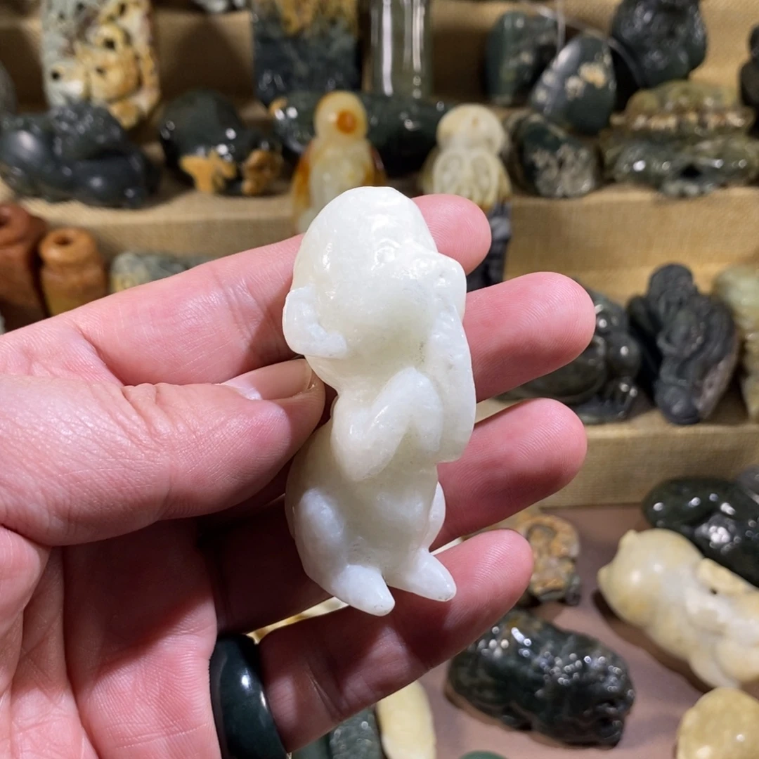 未镶嵌透闪石质玉挂件
