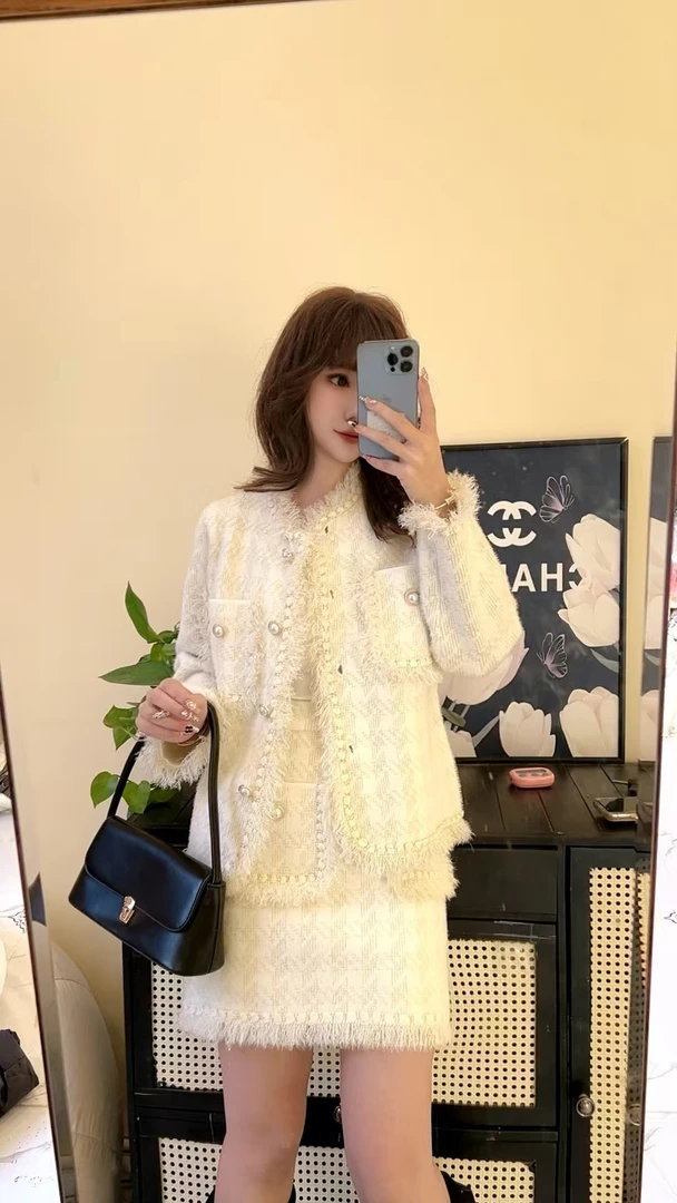 2024年新款显瘦网红气质时尚洋气小香风套装5004