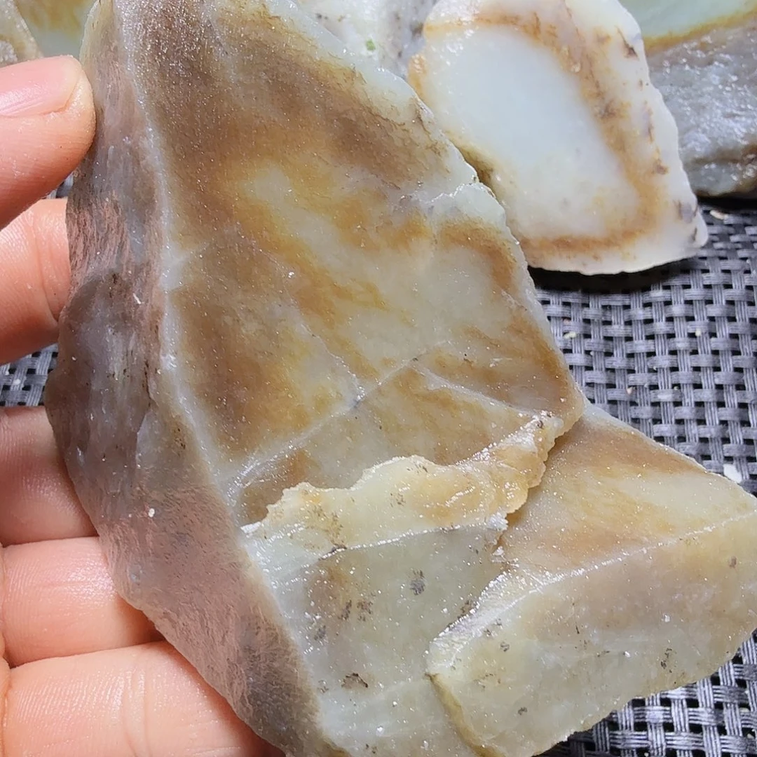 和田玉（糖玉）未镶嵌珠宝半成品