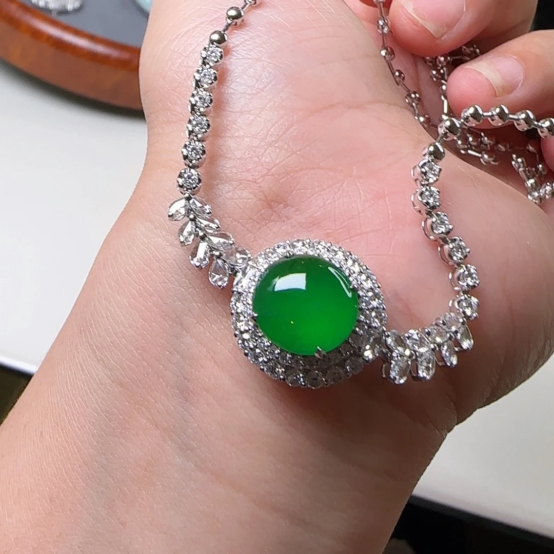 翡翠18K金镶嵌颈饰天然翡翠